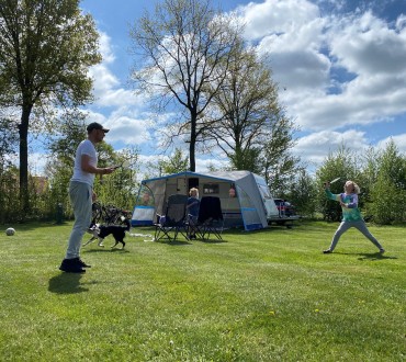 Badmintonnen Camping kaps.jpg