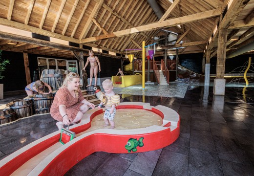 Waterspeeltuin overdekt vakantiepark kaps