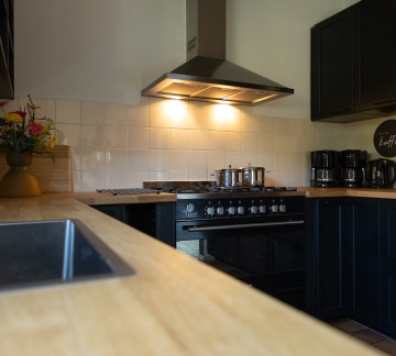 Groepsaccomomdatie Kapshoeve interieur keuken kaps tubbergen.JPG