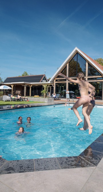 Buitenzwembad vakantiepark kaps familiecamping