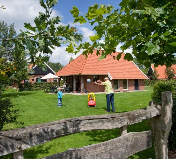 Kinderbungalow met omheinde tuin